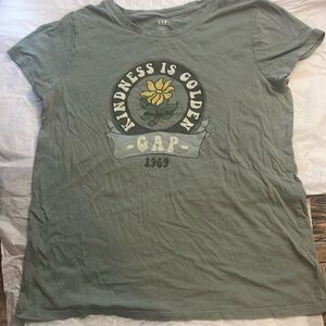 GAP - green graphic tee shirt
